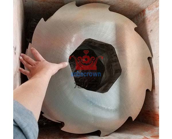 垃圾撕碎機(jī)生產(chǎn)中的安全防護(hù)出了問題怎么辦？
